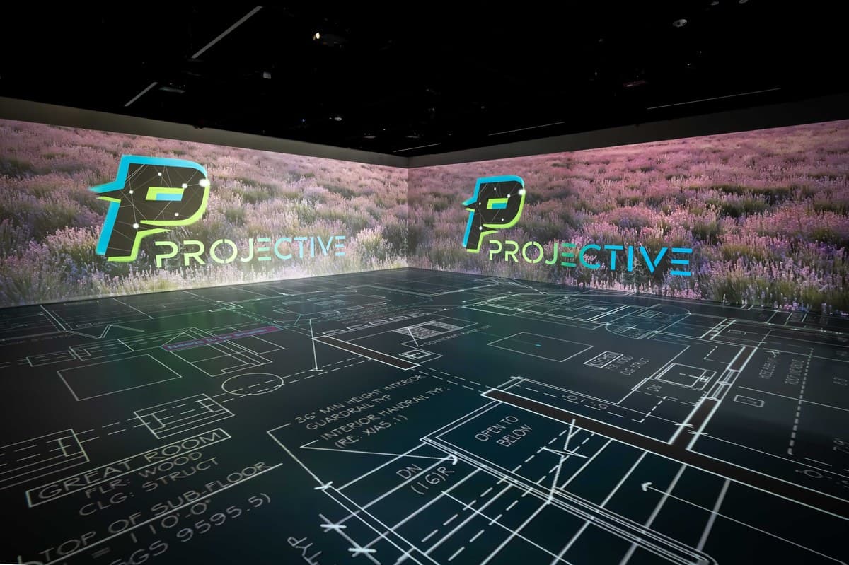 Walking floor plans at true 1:1 scale in Projective Studios